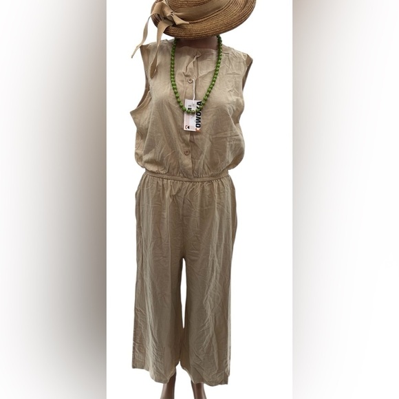 Cowoka Women's Medium Khaki Jumpsuit NWT - Picture 5 of 5